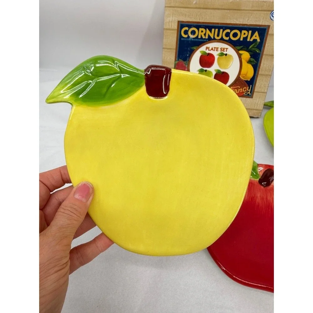 Boston Warehouse Cornucopia Apple Plate Set Ceramic Fruit Shaped Kitchen Decor